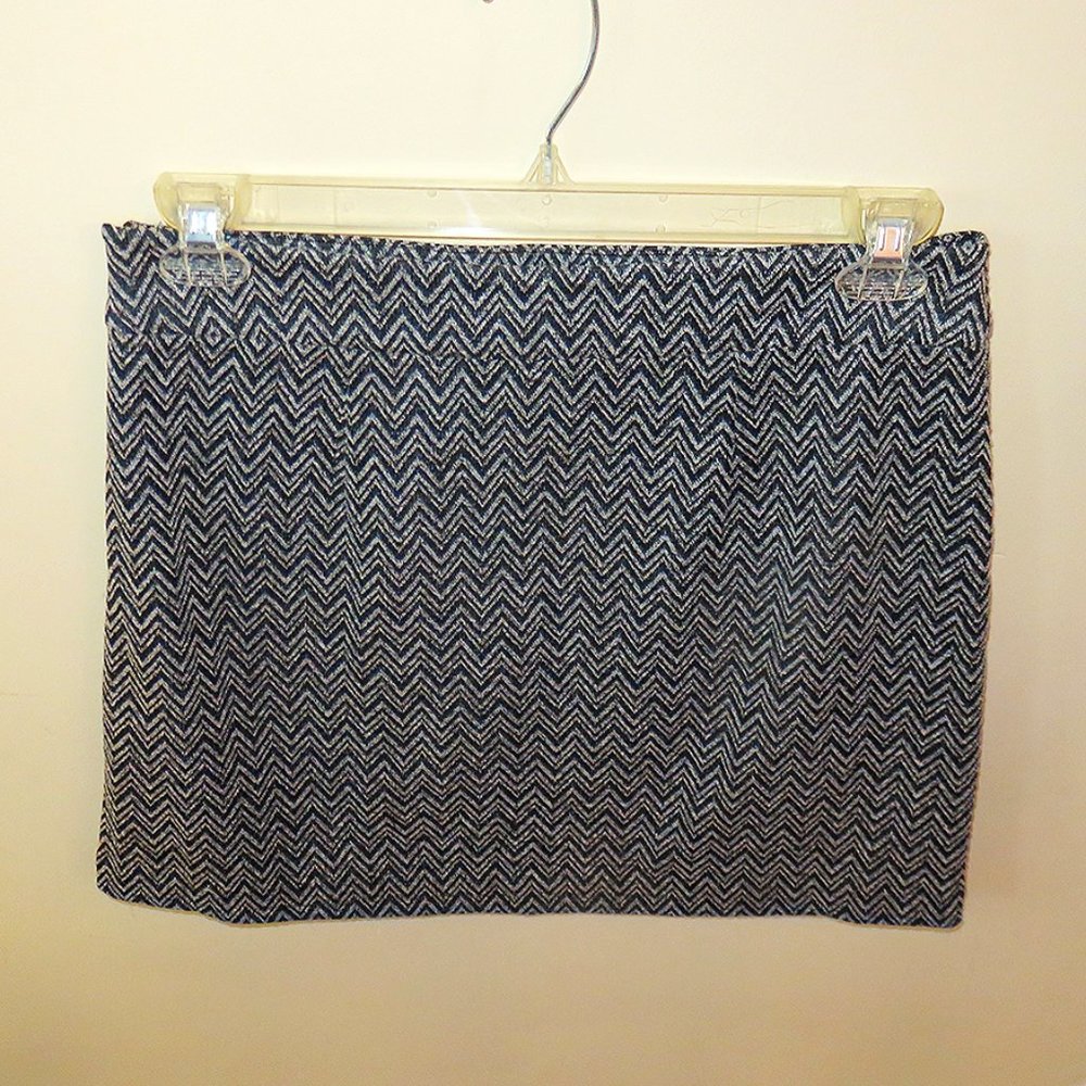 LOFT Mini Skirt, Stretch, Size 8, Black & White